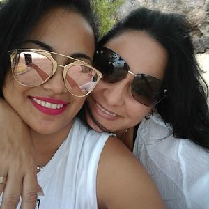 Meet your Posher, Ana lissett